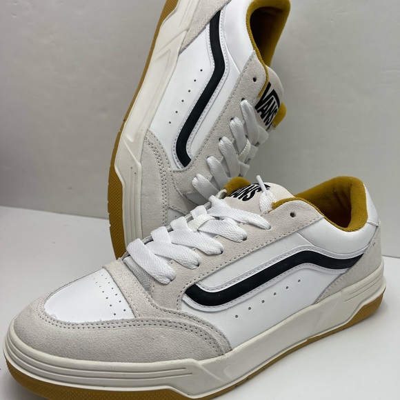 Vans Men’s Hylane
True White/Harvest Gold
VN000D1JEBP Sneakers - Picture 15 of 16